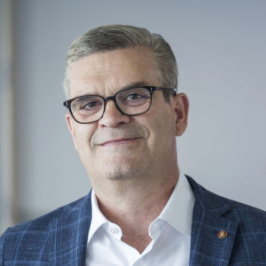 Headshot of Luis Bernardo